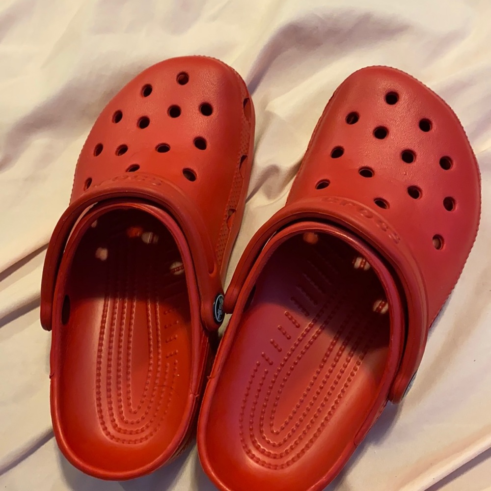 crocs